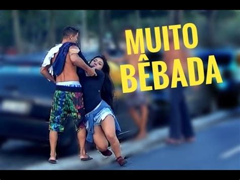 bebada dando o cu|Bêbada dando o cu a força